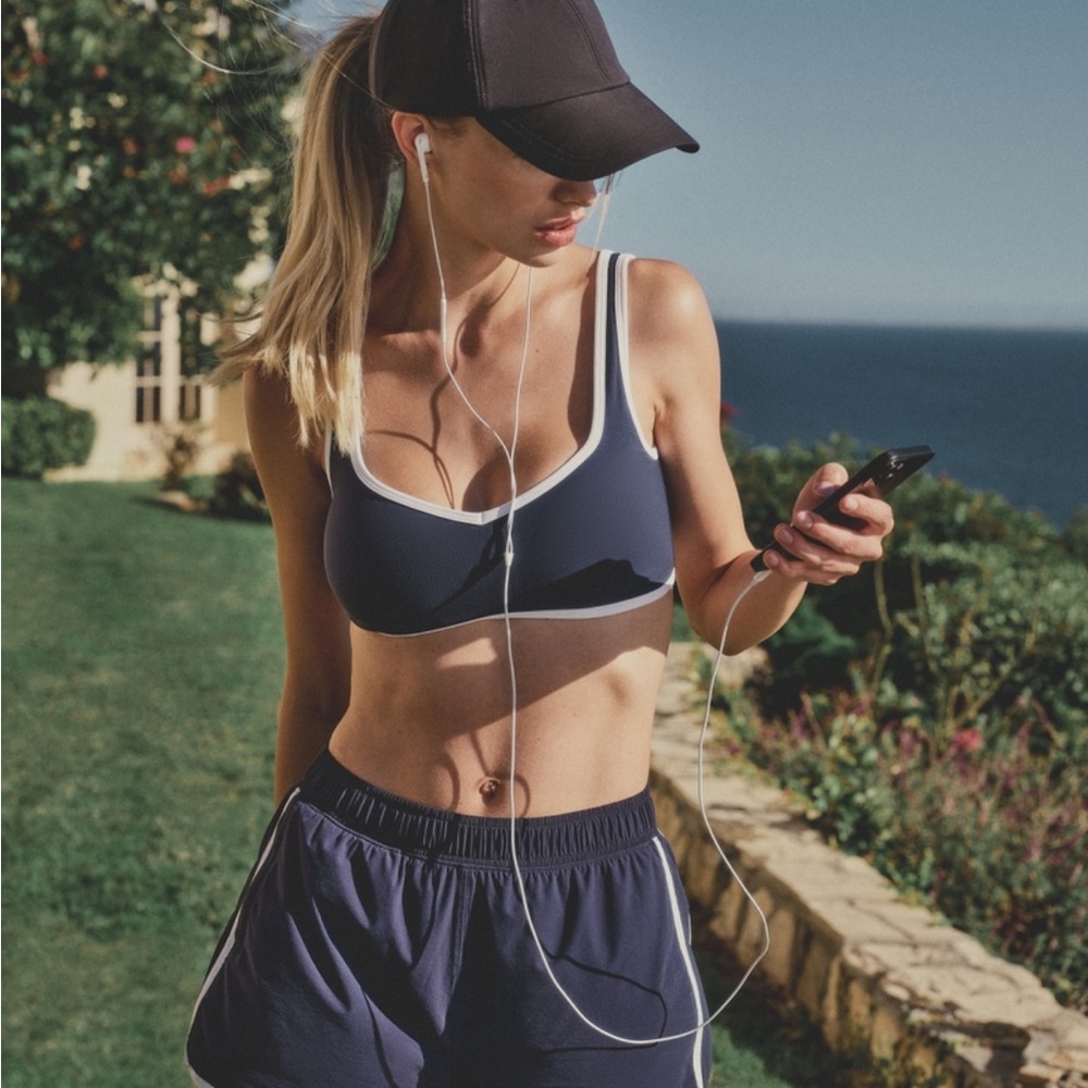 NWT Abercrombie & Fitch YPB studioFLEX Sports Bra
